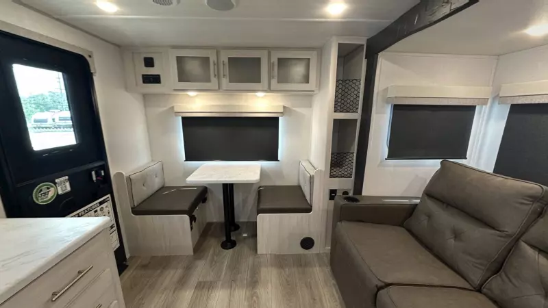 r-pod Main Room